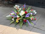 Grafstuk gemaakt met zijden bloemen! Breed 90cm / hoog 50cm, Ophalen of Verzenden, Nieuw
