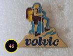 Volvic pin Wandelaar, Verzamelen, Speldjes, Pins en Buttons, Verzenden, Gebruikt