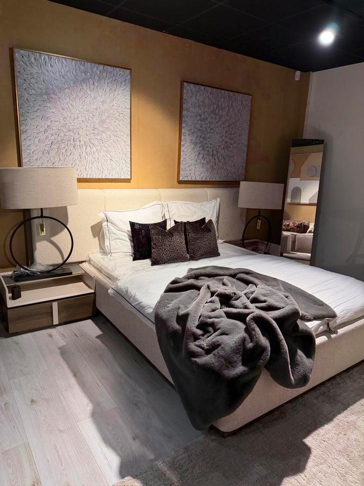 Complete slaapkamerset 160x200 met nachtkastjes, spiegel en, Huis en Inrichting, Slaapkamer | Bedden, Nieuw, Tweepersoons, 160 cm