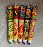5 Kleurpotloden matroeshka baboushka matroesjka souvenir, Verzamelen, Poppetjes en Figuurtjes, Ophalen of Verzenden, Nieuw