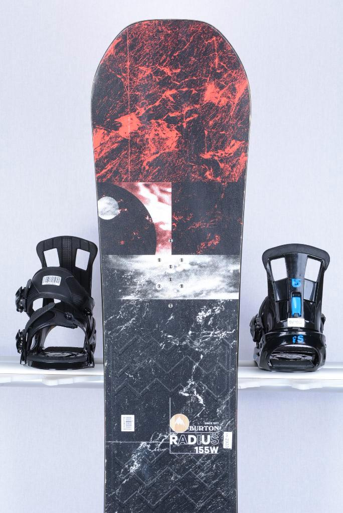 155 snowboard BURTON RADIUS WIDE, black/red, woodcore, Sport en Fitness, Snowboarden, Gebruikt, Board, Verzenden