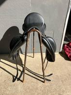 dressuurzadel Patrick Leggero Saddlery 17 inch ook voor pony, Dieren en Toebehoren, Paarden en Pony's | Zadels, Ophalen, Zo goed als nieuw