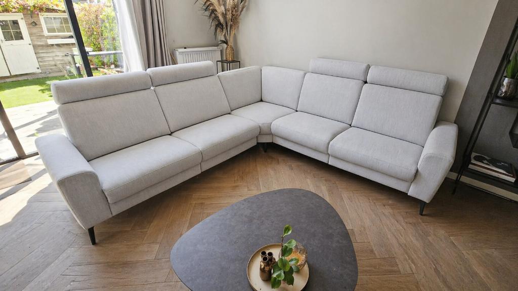 Moderne elektrische hoekbank verstelbaar  280x280, Ophalen, 250 tot 300 cm, Gebruikt, Hoekbank