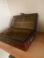 Antieke Chinese Kist - Rood met Gouden Decoraties, Ophalen of Verzenden