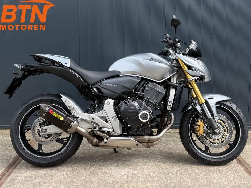 Honda CB 600 F Hornet ABS CB600F Akrapovic 35kw a2 mog, HONDA, 4 cilinders, Motorrijbewijs A, Bedrijf