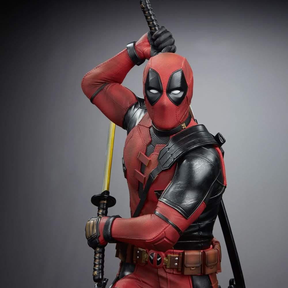 Deadpool & Wolverine Iron Studios Deadpool 1:4 Statue, Iron Studios, Ophalen of Verzenden, Zo goed als nieuw, Iron Studios