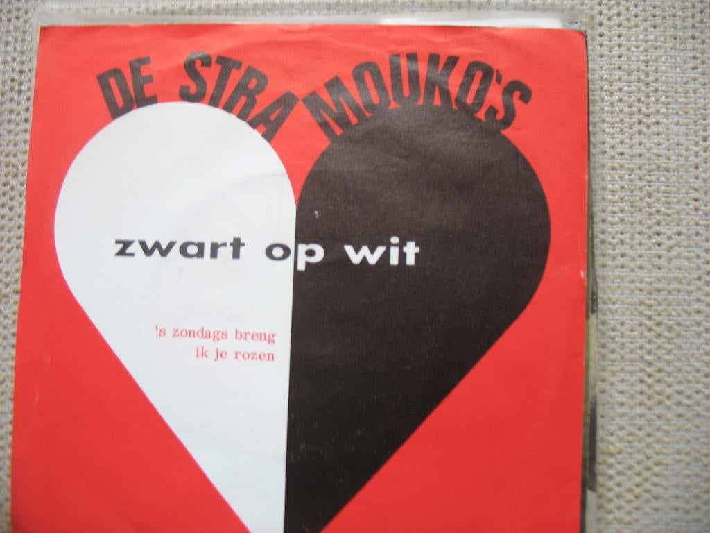 De Stramouko's - Zwart op wit, Gebruikt, 7 inch, Single, Ophalen of Verzenden