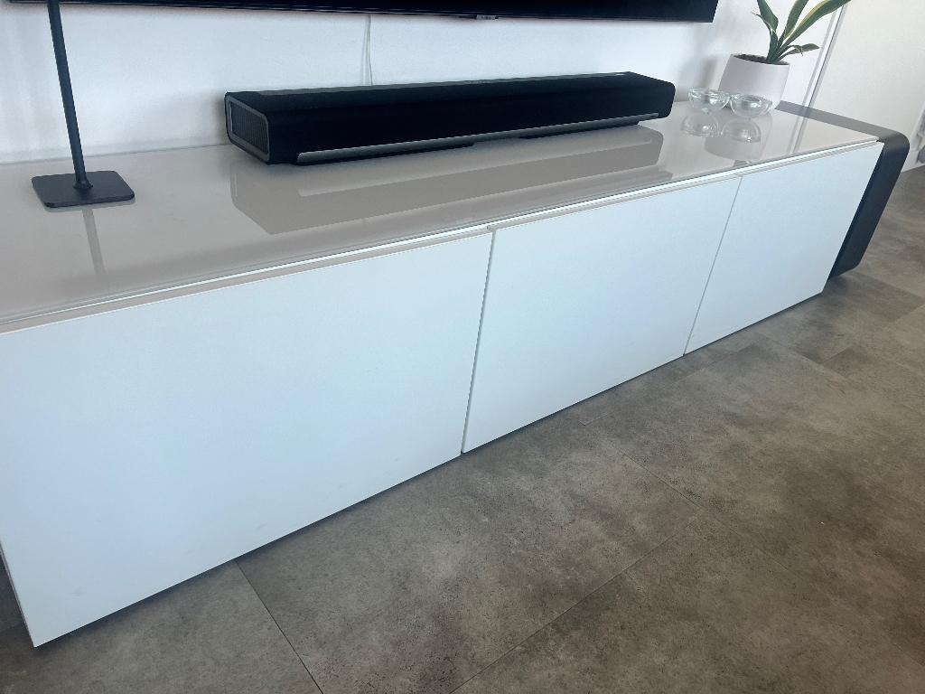 Tv meubel IKEA wit met glazen top plaat, Ophalen, Gebruikt, 150 tot 200 cm, Minder dan 100 cm