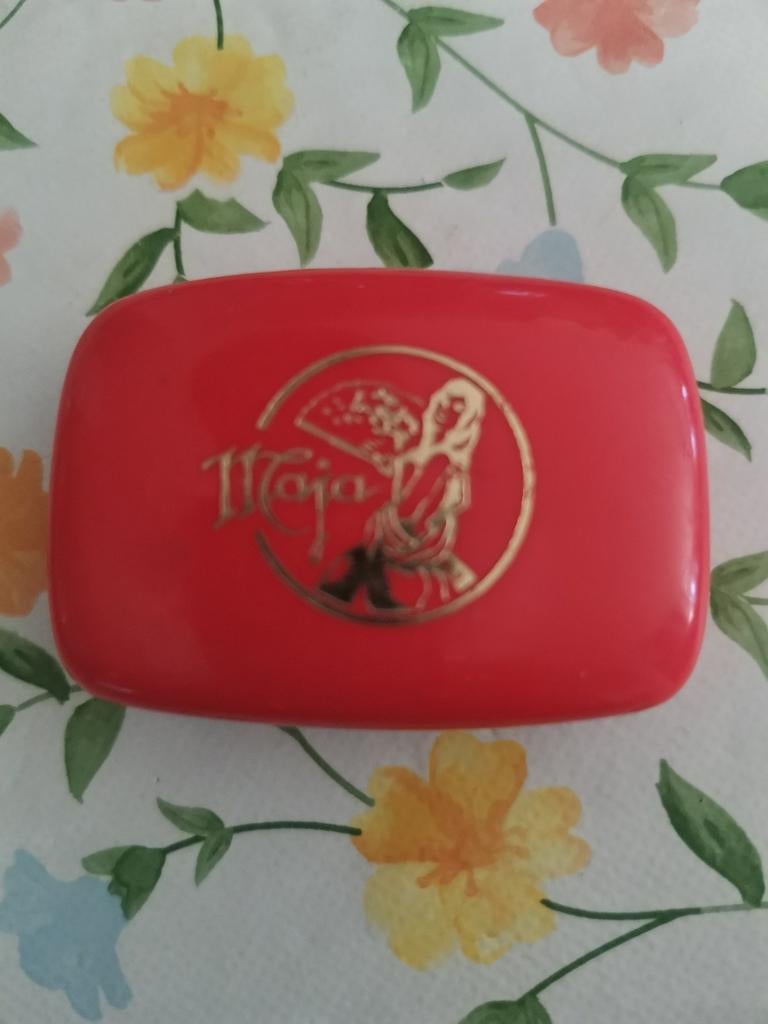 Vintage Maja zeepje in rood doosje - Made in Spain, Ophalen of Verzenden
