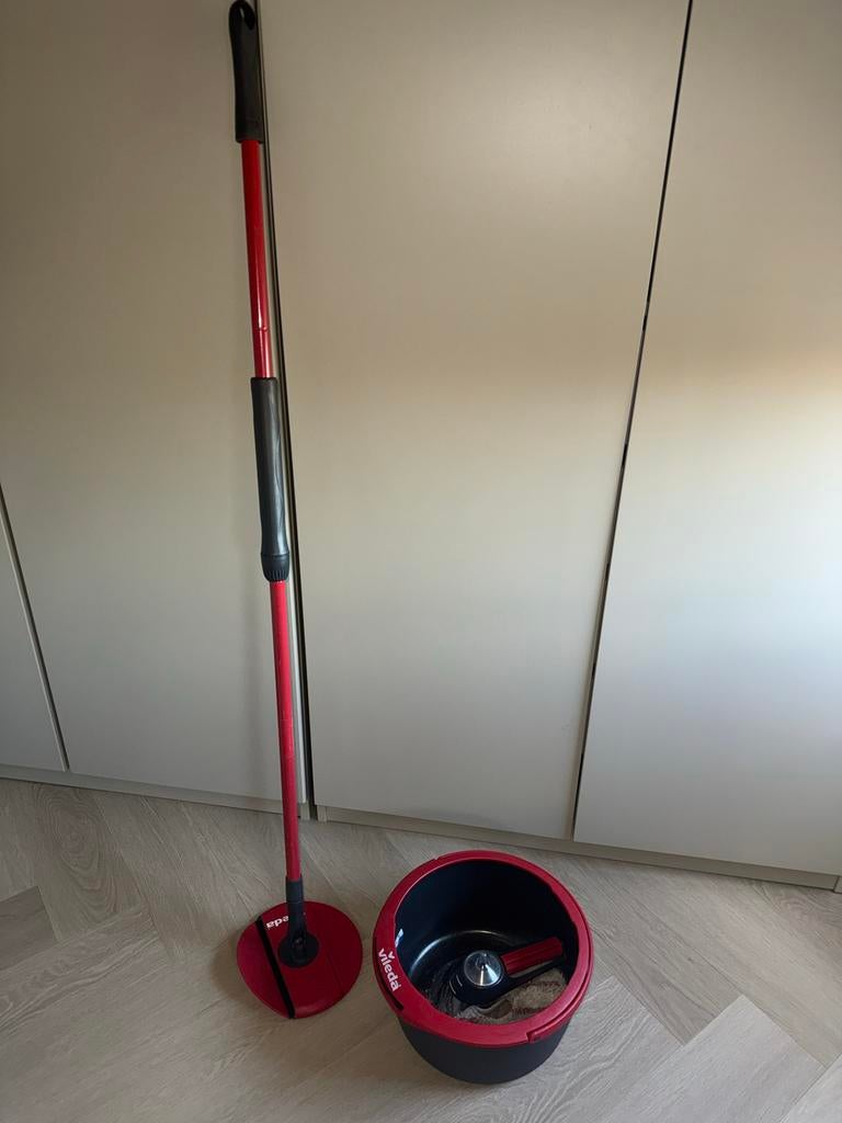 Vileda dweil, Ophalen, Dweilemmer, -bak, of -wagen