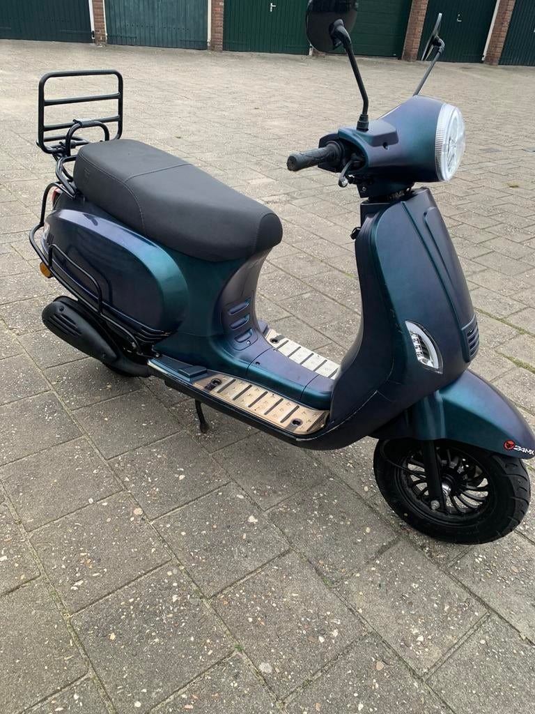 Vx50 2021 geel kenteken, Ophalen of Verzenden, Zo goed als nieuw, Benzine