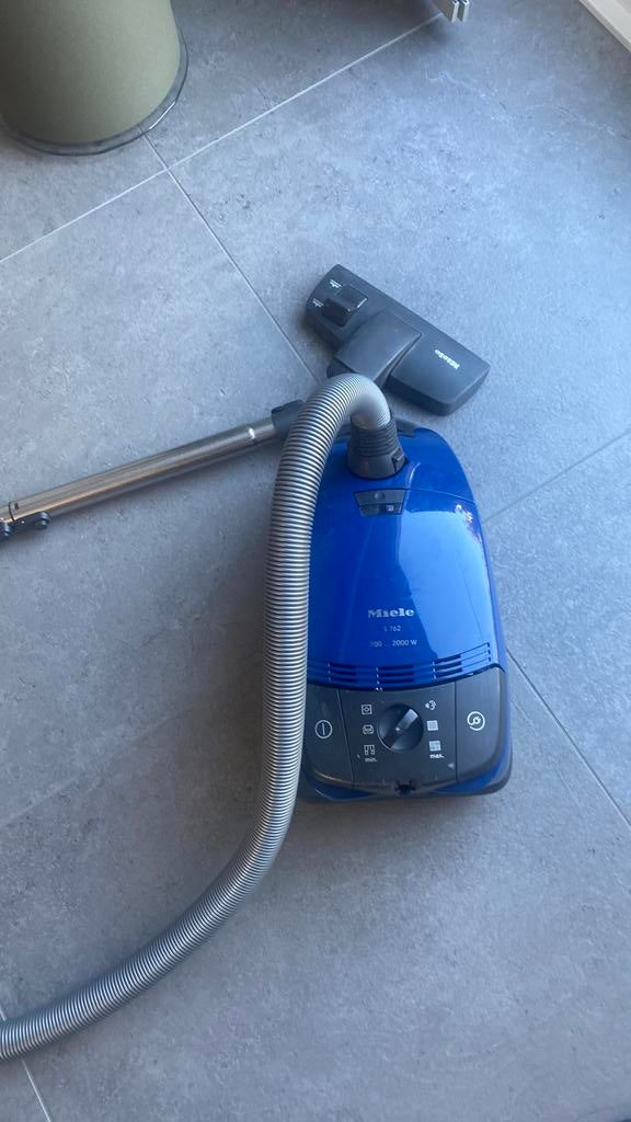 Miele stofzuiger S762 blauw 1700 Watt, Ophalen of Verzenden, Zo goed als nieuw