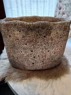 Zware bloempot van de Intratuin. De hoogte is 25 cm, Ophalen, Minder dan 30 cm, Minder dan 60 cm, Zo goed als nieuw