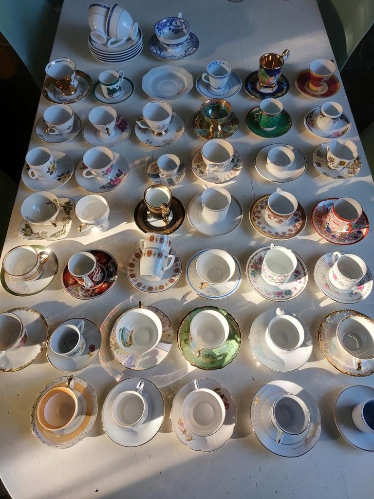 Grote collectie vintage theekopjes en schotels, Ophalen