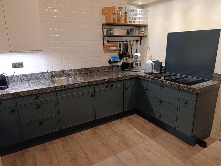 Keuken incl granieten werkblad en evt aparatuur, Huis en Inrichting, Keuken | Complete keukens, Gebruikt, Graniet of Steen, Ophalen of Verzenden