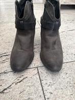 Stijlvolle grijze enkellaarzen met hak - XOXO maat 11, Ophalen of Verzenden, Zo goed als nieuw, Grijs, Lage of Enkellaarzen