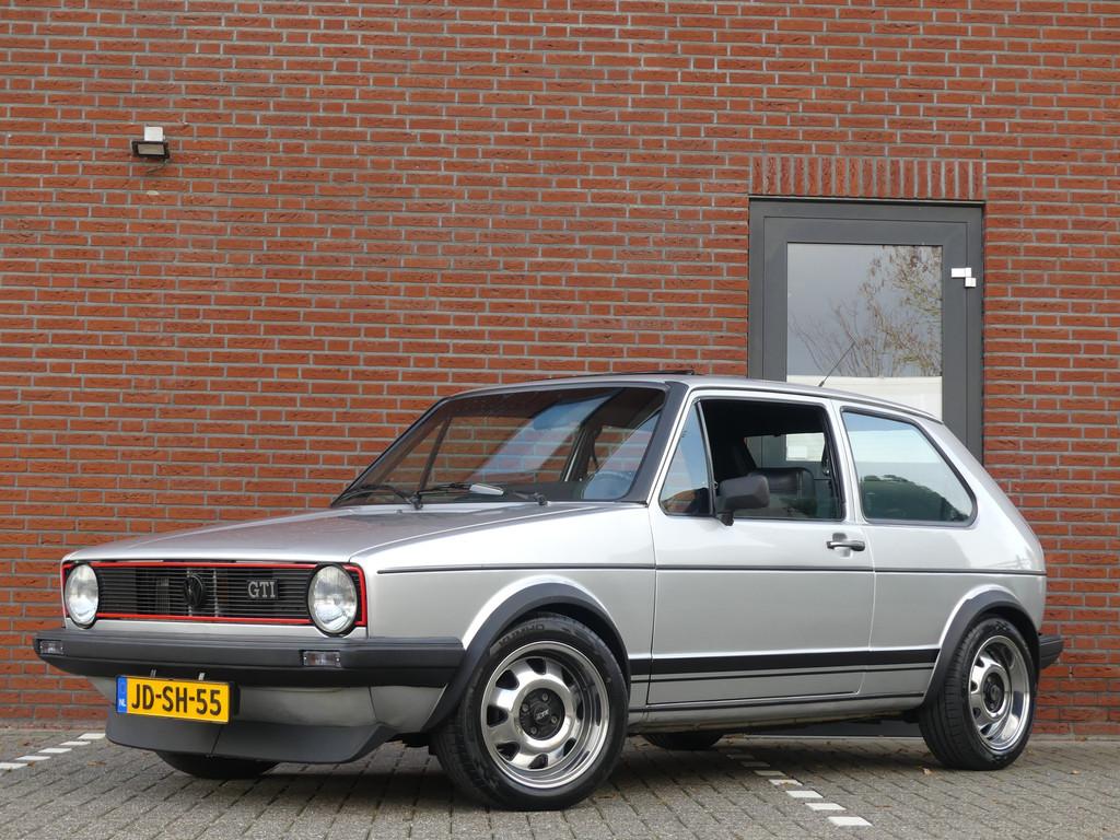 Volkswagen Golf 1.8 GTI (bj 1982), Voorwielaandrijving, Stof, Zwart, Bedrijf