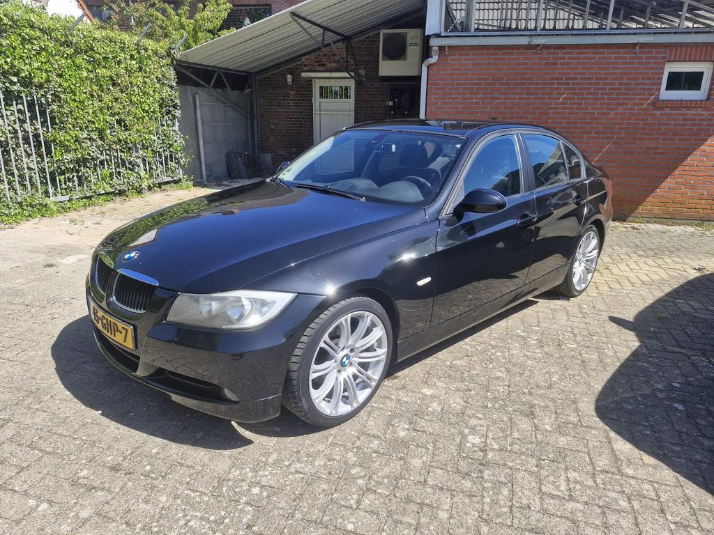 BMW 3-Serie 2.0 I 318 2008 Zwart NAVI AIRCO PDC 18inch, Auto's, Voorwielaandrijving, Stof, Zwart, Zwart