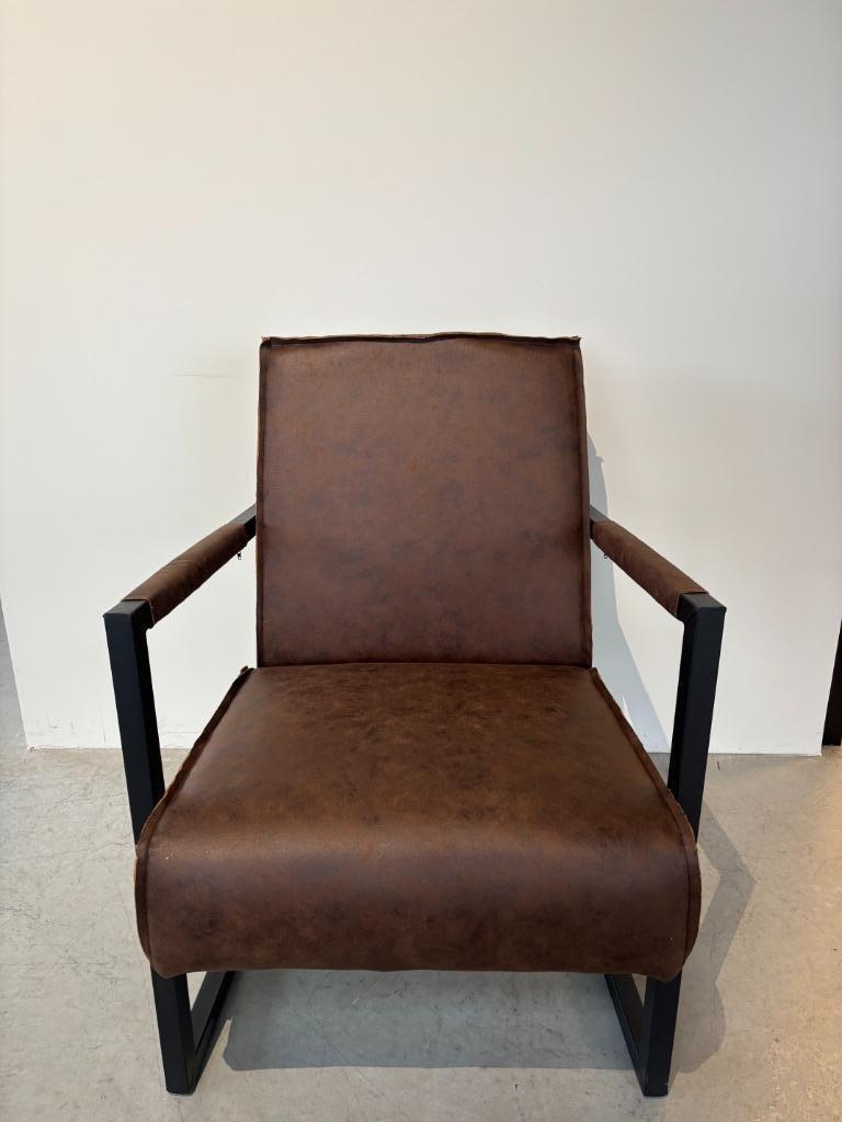 Fauteuil LEYLA, Minder dan 75 cm, Nieuw, Ophalen of Verzenden, Leer