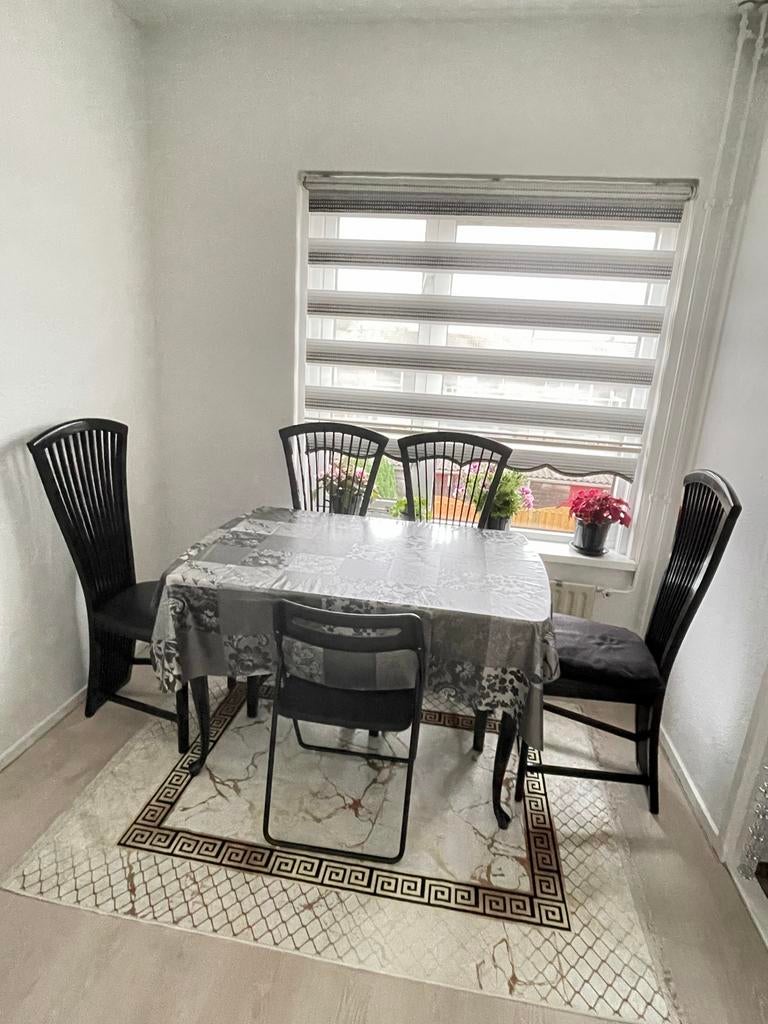 Complete Eettafel met 4 Stoelen - Zwart Design, Gebruikt, 100 tot 150 cm, Vijf personen of meer, Rechthoekig