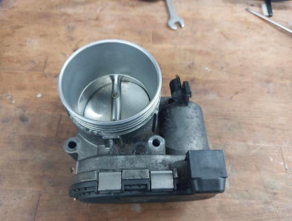 Gasklep voor Volvo met 2.5t motor 30650013, Ophalen of Verzenden, Gebruikt, Volvo