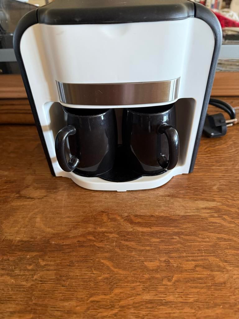 Compacte koffiezetapparaat met 2 kopjes, Gebruikt, Koffiemachine, Gemalen koffie, Ophalen of Verzenden