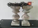 Twee prachtige zware balusters van oud hout/landelijk, Ophalen, Zo goed als nieuw