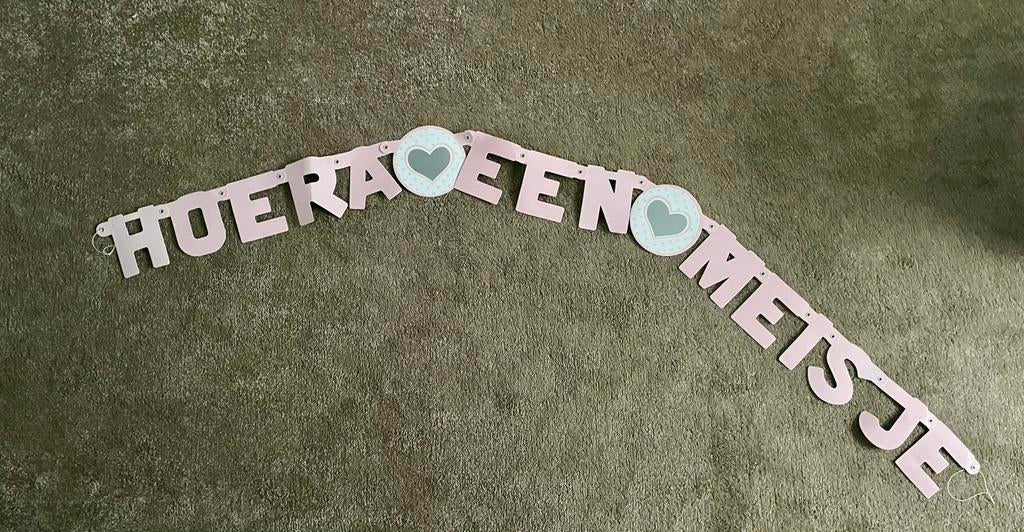 Versiering geboorte meisje slinger ‘Hoera een Meisje’, Ophalen of Verzenden, Gebruikt, Geboortebord