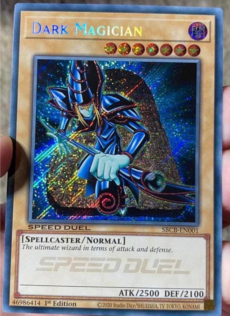Yu-Gi-Oh! Dark Magician SBCB 1st Edition !, Hobby en Vrije tijd, Verzamelkaartspellen | Yu-gi-Oh!, Ophalen of Verzenden, Zo goed als nieuw