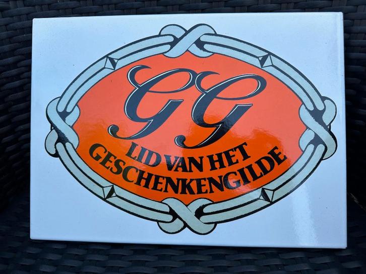 Oud emaille Lid van het GESCHENKENGILDE bord., Verzamelen, Merken en Reclamevoorwerpen, Gebruikt, Reclamebord, Ophalen of Verzenden