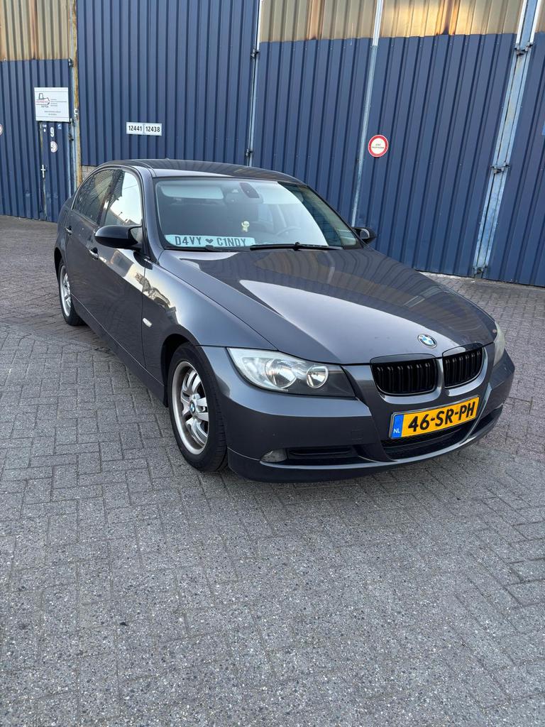 BMW 3-Serie 2.0 I 318 2006 Grijs KOOPJE, Auto's, BMW, 4 cilinders, 129 pk, Lichtsensor, Handgeschakeld