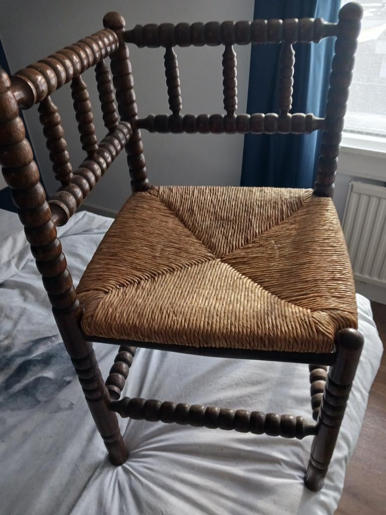 Oud vintage stoeltje met biezen zitting, Ophalen of Verzenden
