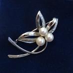Vintage Japanse sterling zilver Parels broche, velours etui., Ophalen of Verzenden, Zo goed als nieuw, Zilver, Zilver