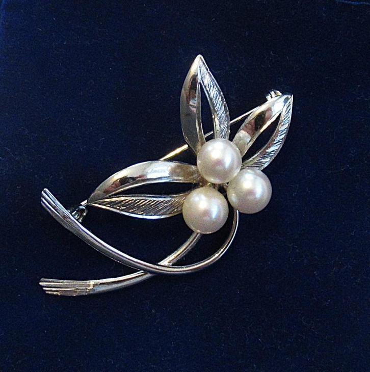 Vintage Japanse sterling zilver Parels broche, velours etui., Sieraden, Tassen en Uiterlijk, Broches, Zo goed als nieuw, Zilver