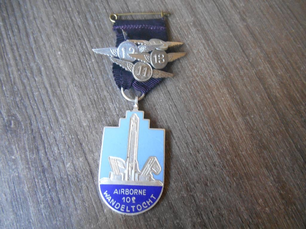 Airborne medaille 10 t/m 14, Ophalen of Verzenden, Landmacht, Nederland, Lintje, Medaille of Wings