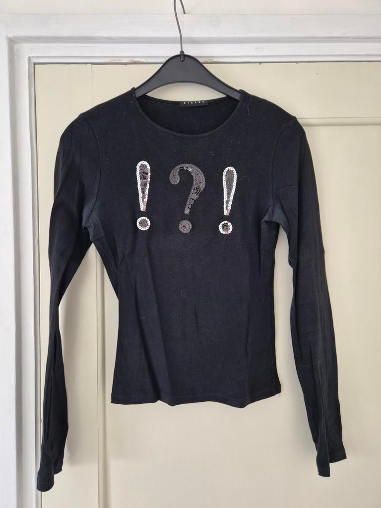 Zwart shirtje met pailletten print. Maat s van Sisley.. shir, Zwart, Sisley, Ophalen of Verzenden, Zo goed als nieuw