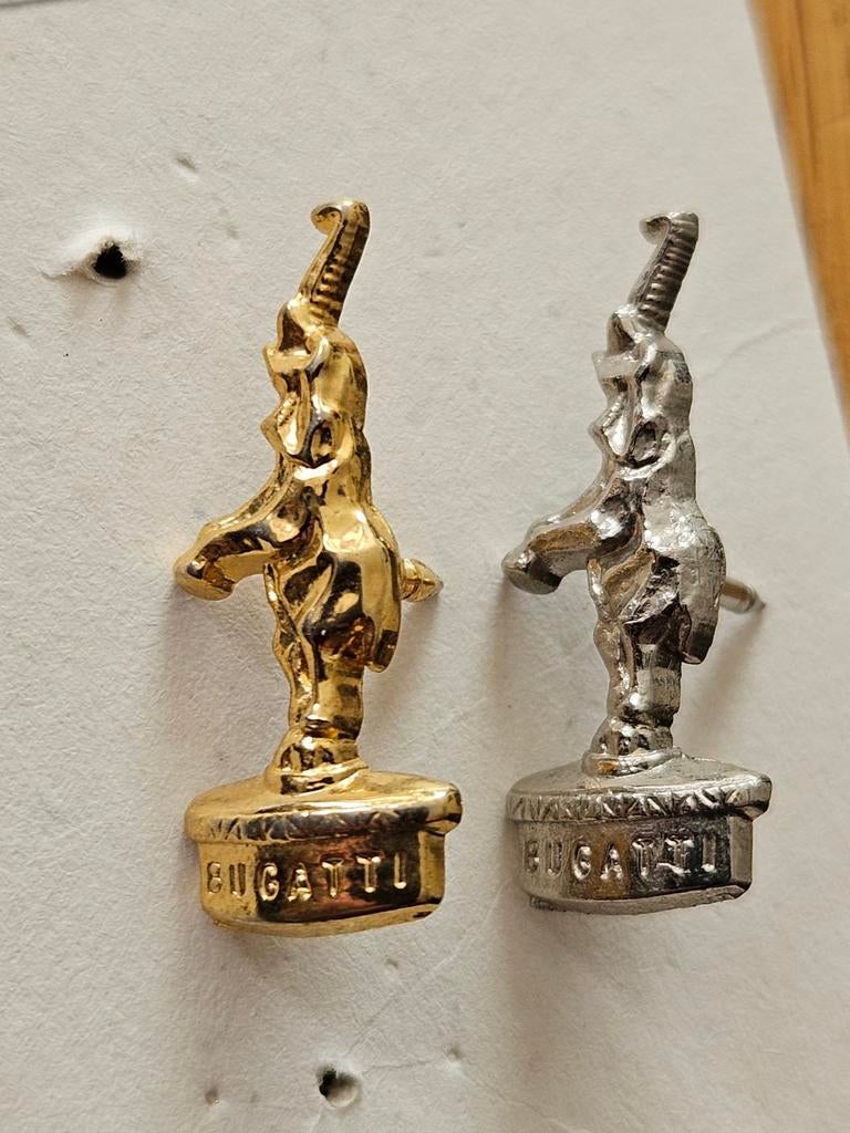 Unieke Bugatti olifant pins goudkleurig en zilverkleurig, Verzamelen, Ophalen of Verzenden