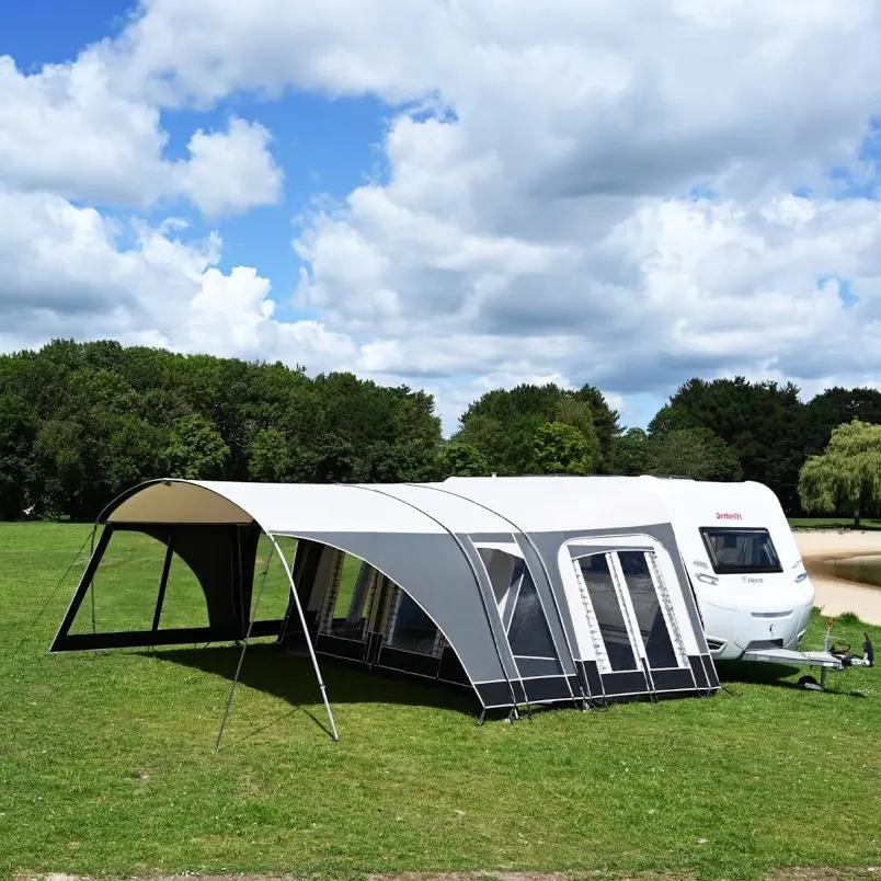 Unico Milaan dakluifel champagne/zwart (maat 14, 14.1 of 15), Ophalen, Zo goed als nieuw, Unico Ventura