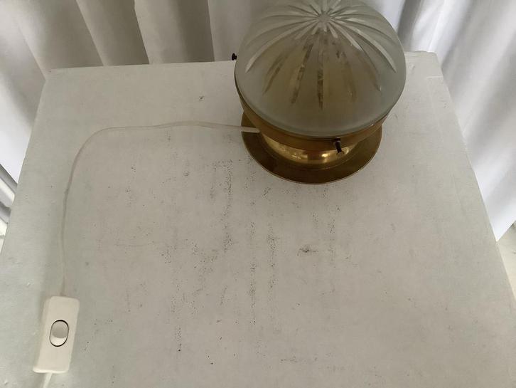 Lamp met koperen voet en gedecoreerde kap, Antiek en Kunst, Antiek | Lampen, Ophalen