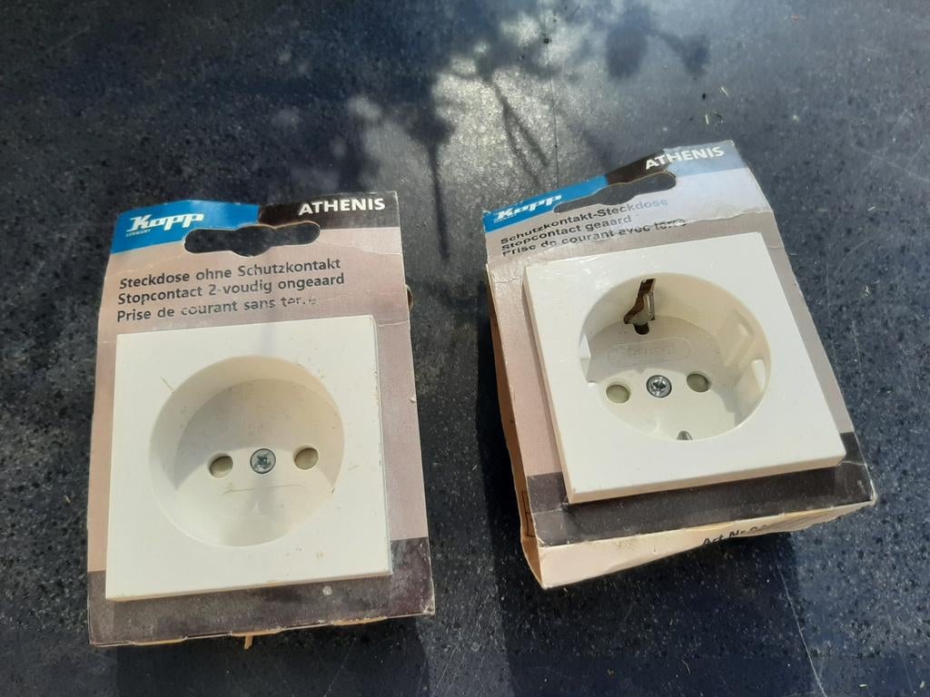 2 stopcontacten  Kopp athenis, Ophalen of Verzenden, Nieuw, Stopcontact