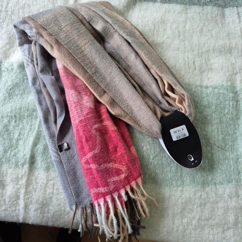 Nieuwe Dames Sjaal - Stijlvol en Warm, Jizzle, Ophalen of Verzenden, Nieuw, Sjaal