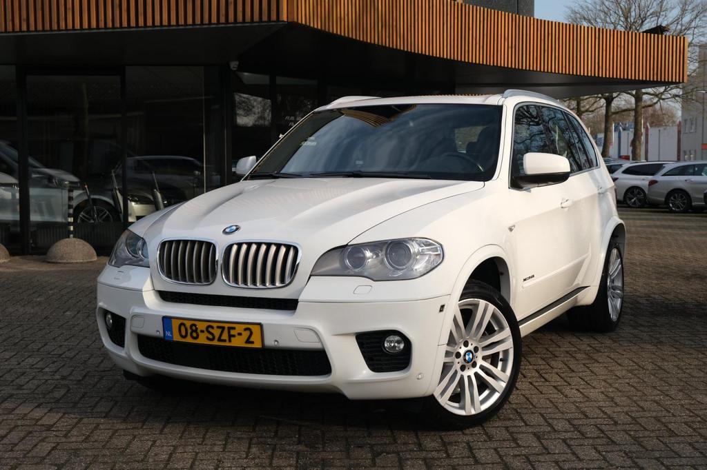 BMW X5 XDrive50i High Executive 4.4V8 M-pakket 7-Zits ACC Pa, Auto's, Euro 5, 4395 cc, Wit, Bedrijf