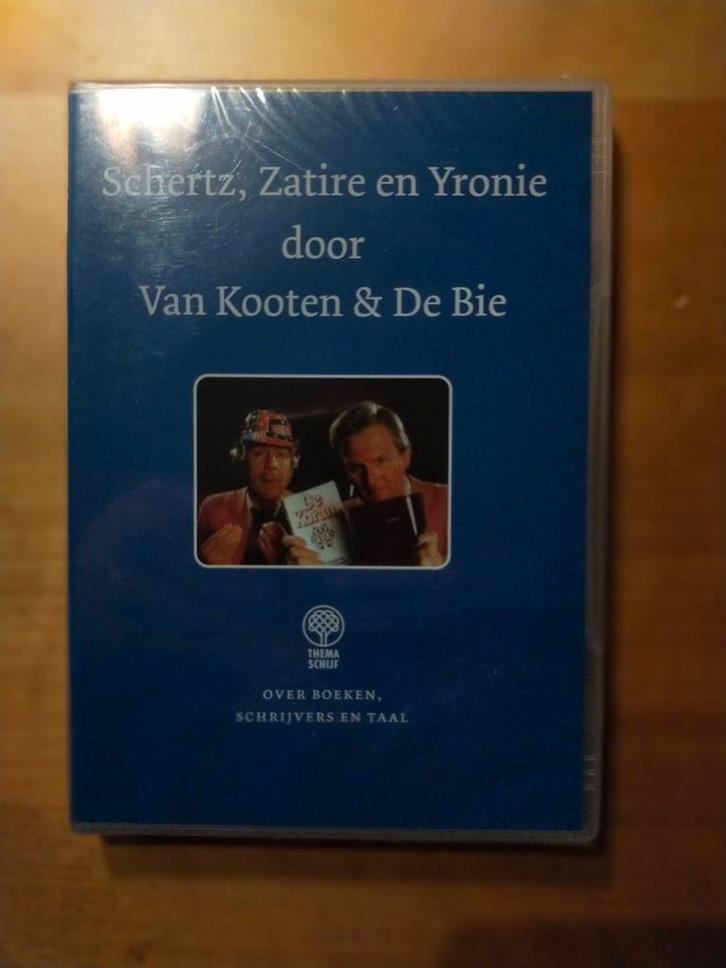 Schertz, Zatire & Yronie door Van Kooten en De Bie (geseald), Cd's en Dvd's, Dvd's | Komedie, Nieuw in verpakking, Overige genres