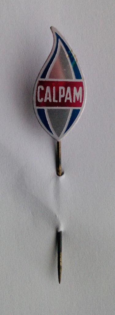 Speldje CALPAM, Verzamelen, Speldjes, Pins en Buttons, Ophalen of Verzenden, Zo goed als nieuw, Merk, Speldje of Pin