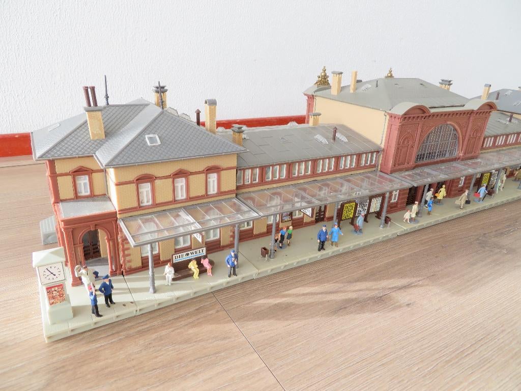 Faller 110113 - Bonn Hauptbahnhof, Overige merken, Wisselstroom, Gebruikt, Brug, Tunnel of Gebouw