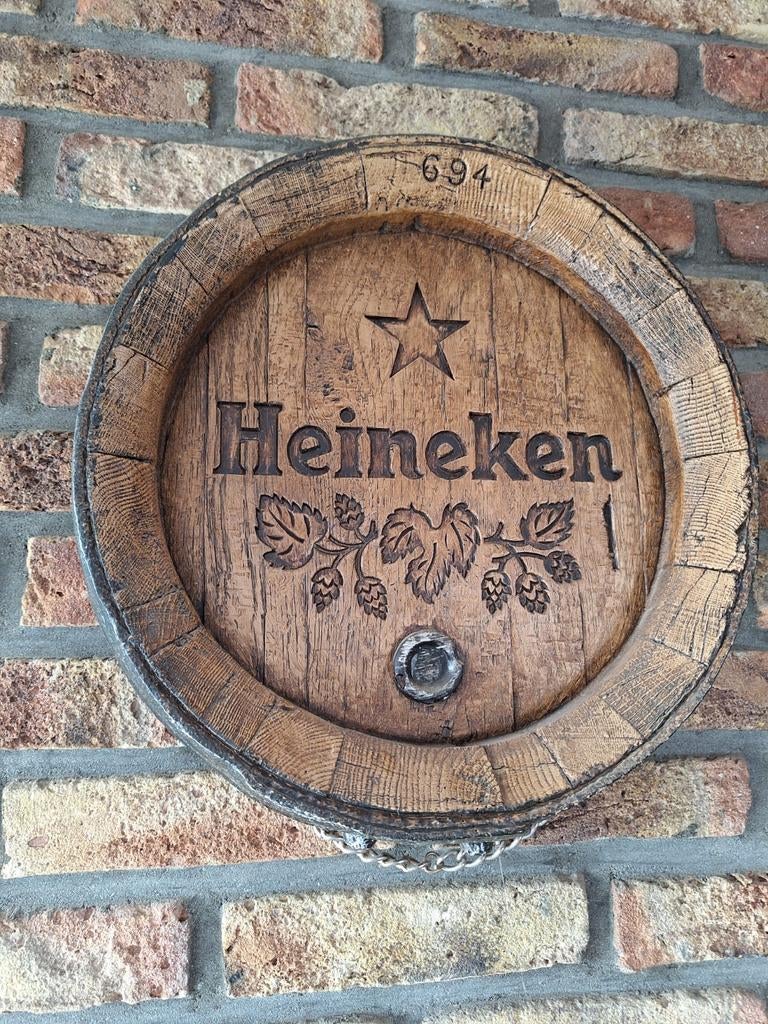 Vintage Heineken biervat deksel reclamebord mancave, Verzamelen, Biermerken, Ophalen of Verzenden, Zo goed als nieuw, Reclamebord, Plaat of Schild