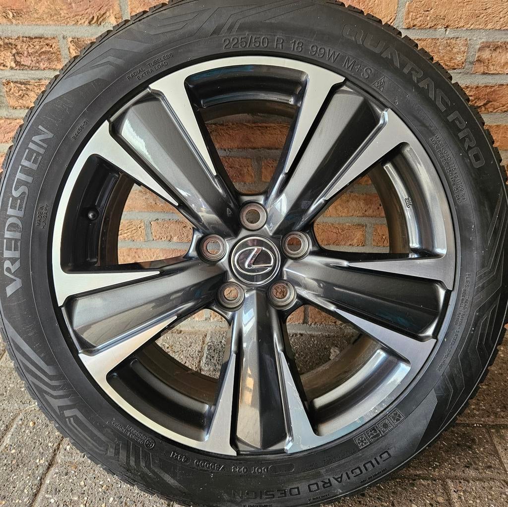 18 inch Lexus UX velg Vredestein Allseasonband 225-50R18, Ophalen