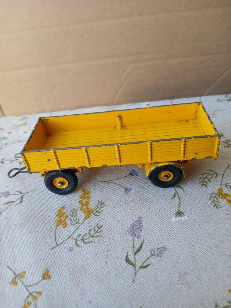 Grote gele Franse aanhanger.  Dinky toys France, Hobby en Vrije tijd, Ophalen of Verzenden, Gebruikt, Auto, Dinky Toys