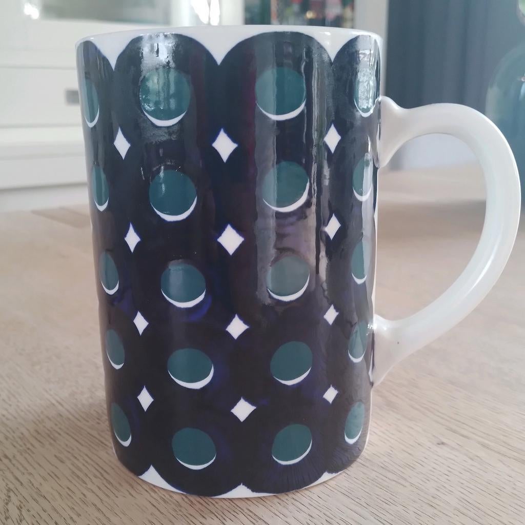 Arabia Haarikka Gunvor Olin-Grunqvist mok, Keramiek, Ophalen of Verzenden, Zo goed als nieuw, Overige stijlen