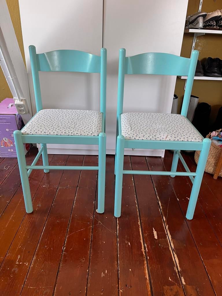 Vintage houten stoelen met stoffe zitting, Huis en Inrichting, Stoelen, Ophalen, Gebruikt, Twee, Blauw